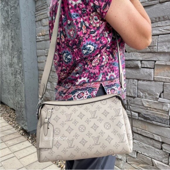 Louis Vuitton Monogram Mahina Leather Hand It All PM Crossbody - Picture 1 of 16